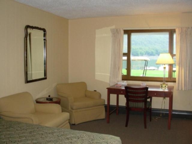 Red Carpet Inn On The Lake - Oneonta Szoba fotó